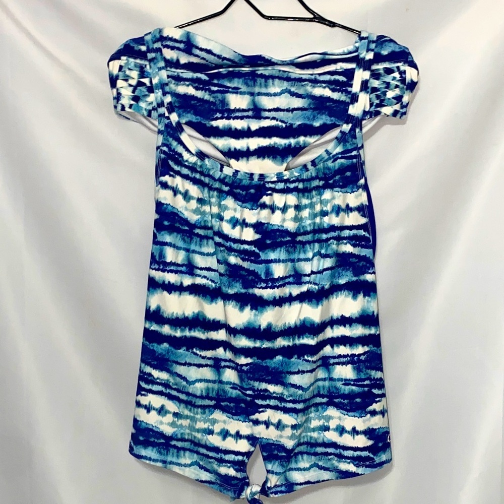 CALIA WO SIZE XL TANKINI SWIM BLUE WHITE DESIGN BREIF BOTTOMS  CROSS BACK STRAPS